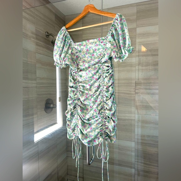 Live tree floral mini dress size L‎ - Picture 1 of 4